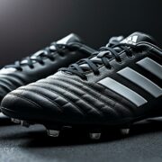 découvrez les adidas predator malice control sg, des chaussures de rugby pour homme alliant confort et performance. idéales pour les joueurs en quête d'une excellente adhérence sur terrain gras, ces chaussures vous permettront de dominer le jeu avec style.