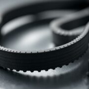 découvrez notre guide d'achat complet pour choisir la courroie d'accessoires idéale pour votre dacia duster 3. conseils, critères de sélection et compatibilités pour garantir la performance de votre véhicule.