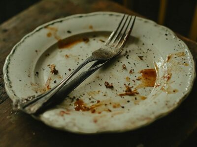 Les faux-pas à éviter concernant le langage des couverts au restaurant