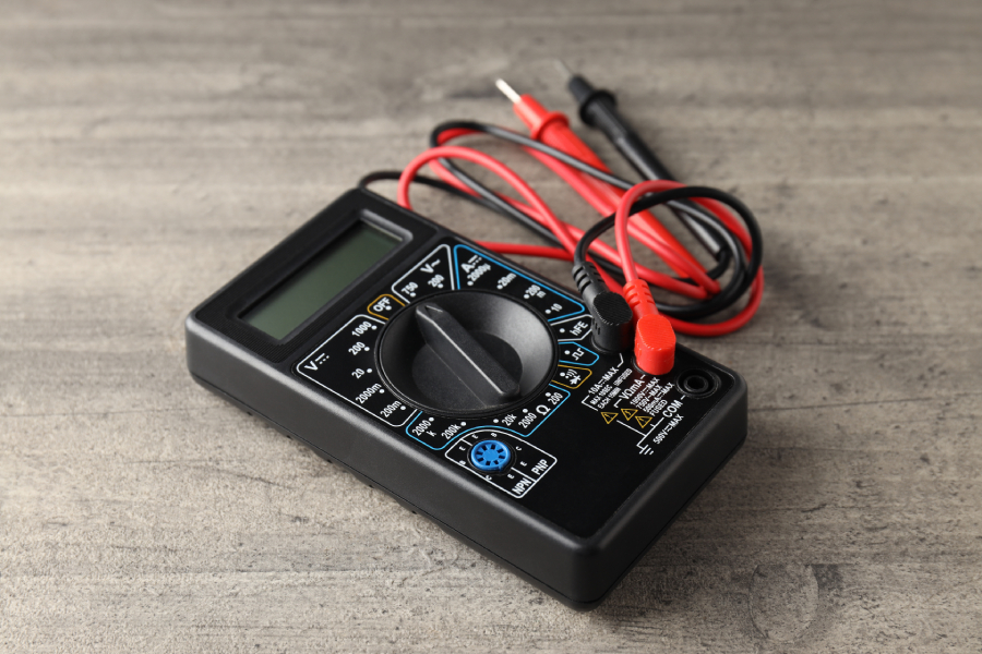Comment faire le branchement d'un ampèremètre sur sa batterie