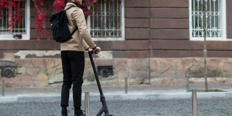 Kit Garde-boue Arrière Pour Trottinette électrique Xiaomi Mi 8 (12,7 Cm) - Construction 4 Trous, ABS + Métal, Avec Feu Arrière