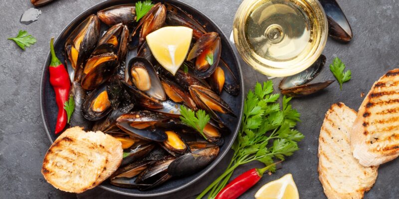 Traditional seafood mussels